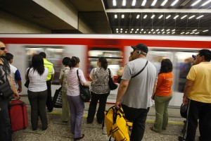 metro-de-santiago-gente