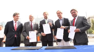 autoridades-firman-tranvia-las-condes